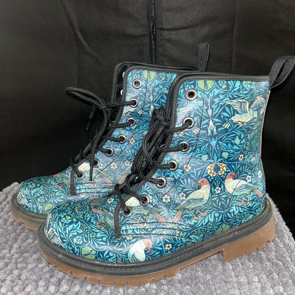 Women's Lace-Up Boots with Blue Pattern - Picture 2 of 7